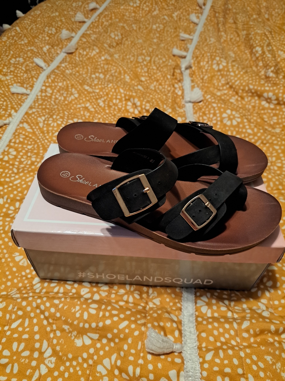 SHOE LAND Casual Black Buckle Slide Sandals for Women,EUC, super cute